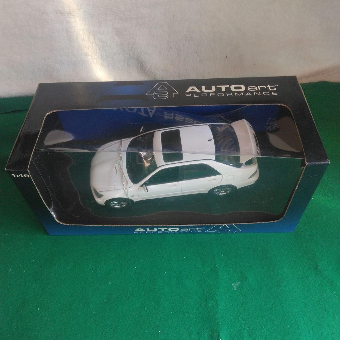 AUTOart 1/18 スケール ホワイト ミニカー　トヨタ　アルテッツァ