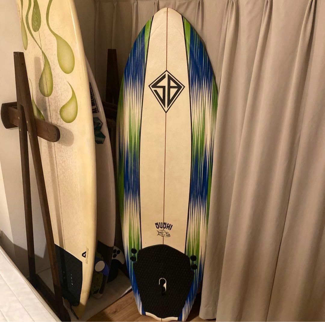 サーフボードとラックの2点セット