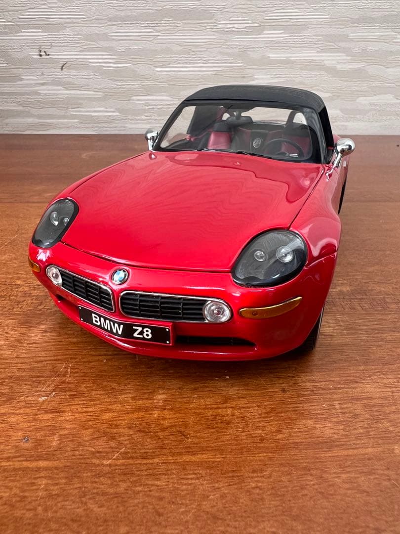 No520 ミニカー1/18 KYOSHO  Z8 Roadstar