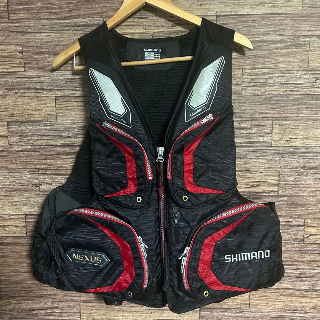 シマノ　SHIMANO NEXUS フィッシングベスト サイズＬ　釣り　美品