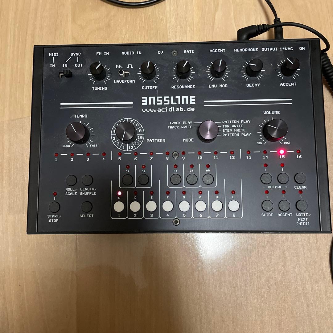 p*o様 Acidlab bassline 本体と電源のみ