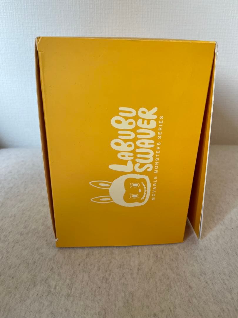 LABUBU SWAURER フィギュア　未開封