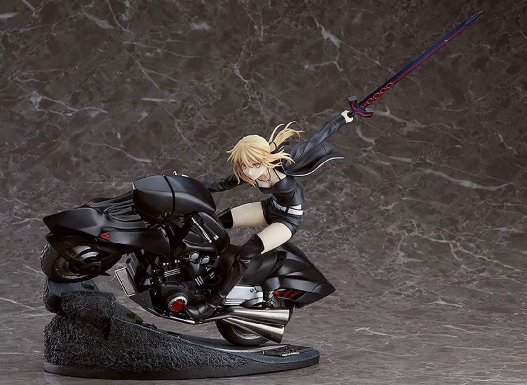 【新品未開封品】アルトリア・ペンドラゴン〔オルタ〕&キュイラッシェ・ノワール