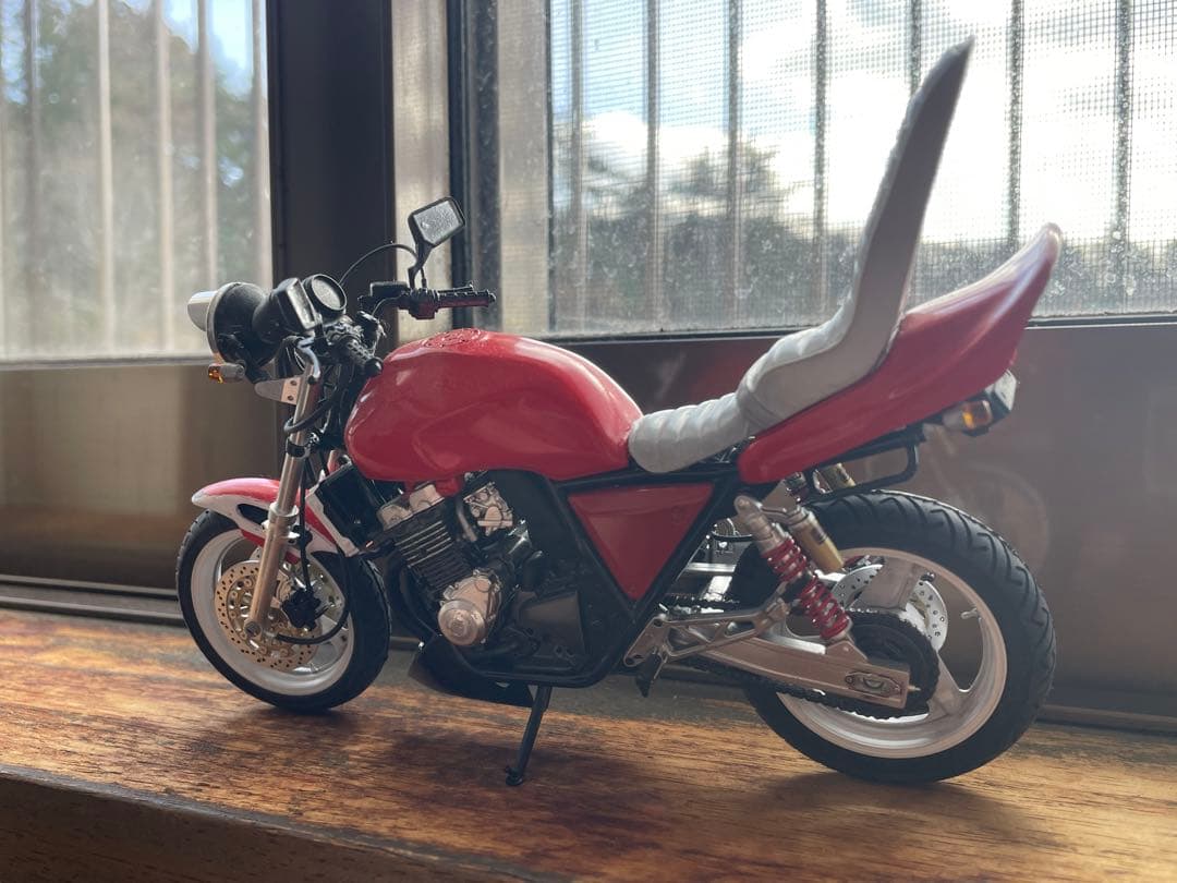 アオシマ　1/12 cb400sf スーフォア　完成品