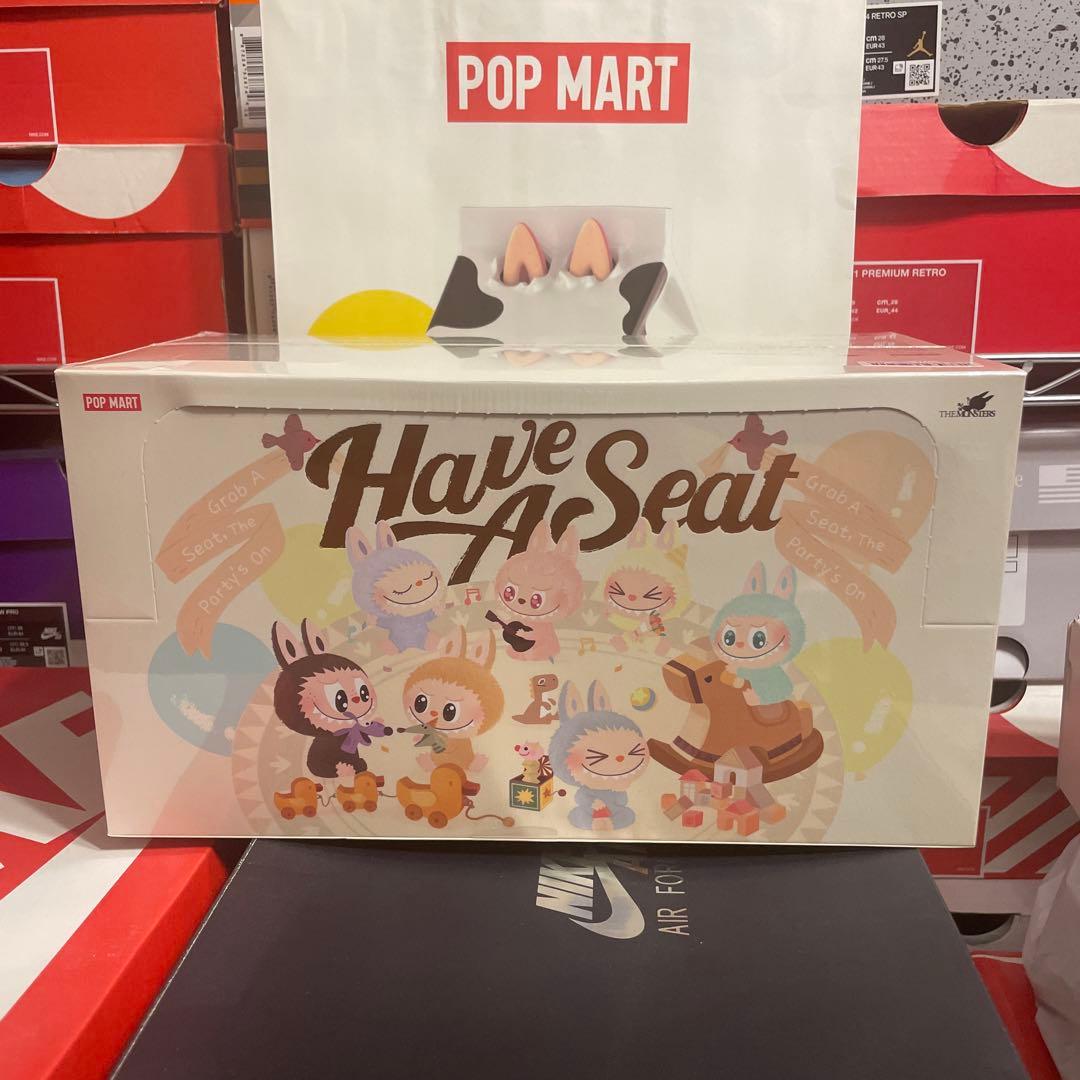 正規品 POP MART Have A Seat LABUBU ラブブ　おすわり