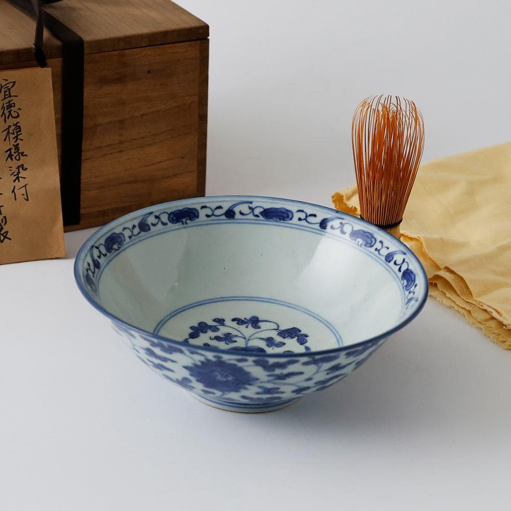 幕末〜明治時代 成化年製 染付（そめつけ）南京写 唐草文 中鉢 古伊万里 有田焼