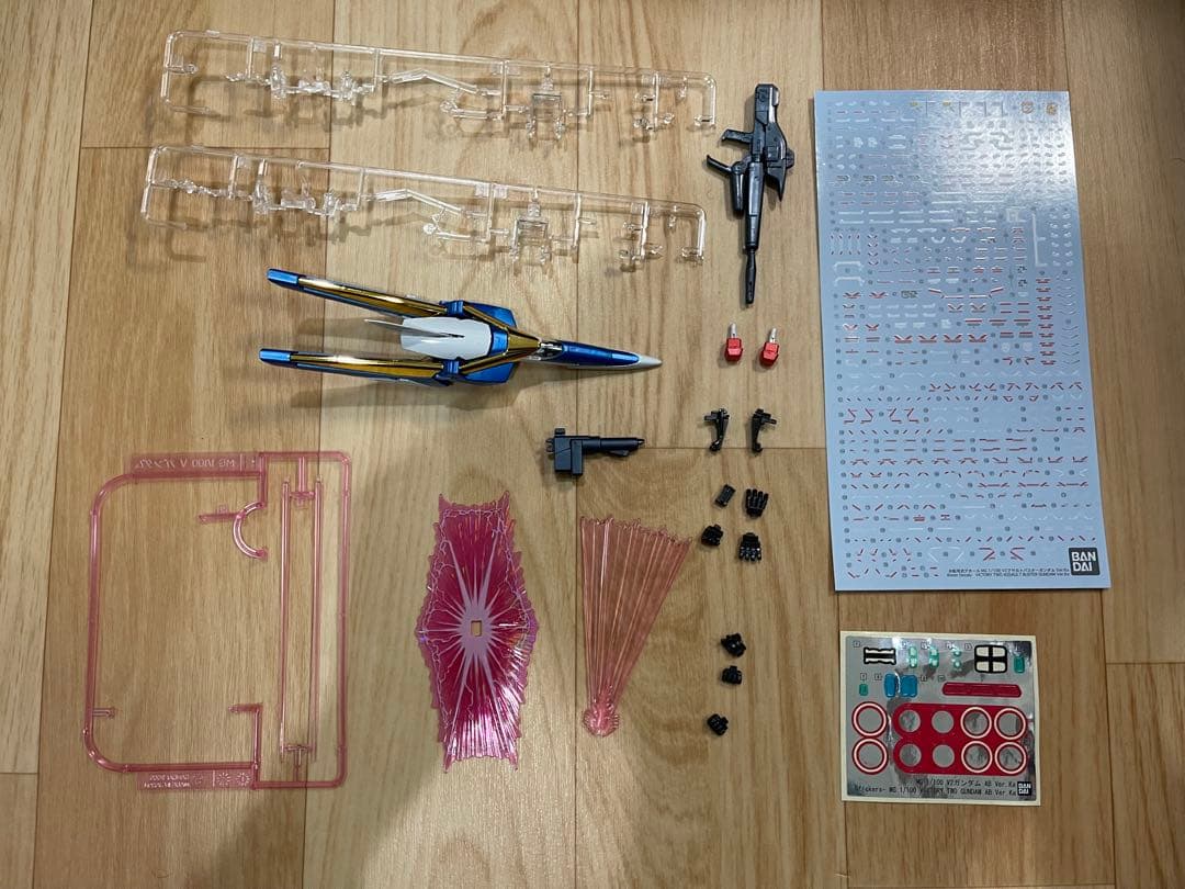 MG V2アサルトバスターガンダム　チタニウムフィニッシュ(組立済)+光の翼