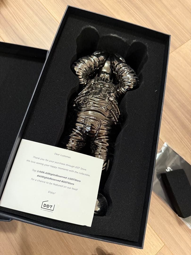 kaws 宇宙飛行士フィギュア シルバー