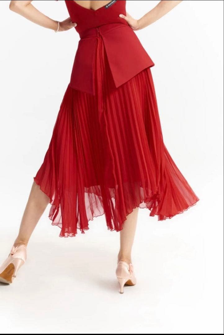セール❤️新品　社交ダンス　スカート dancequeen 赤