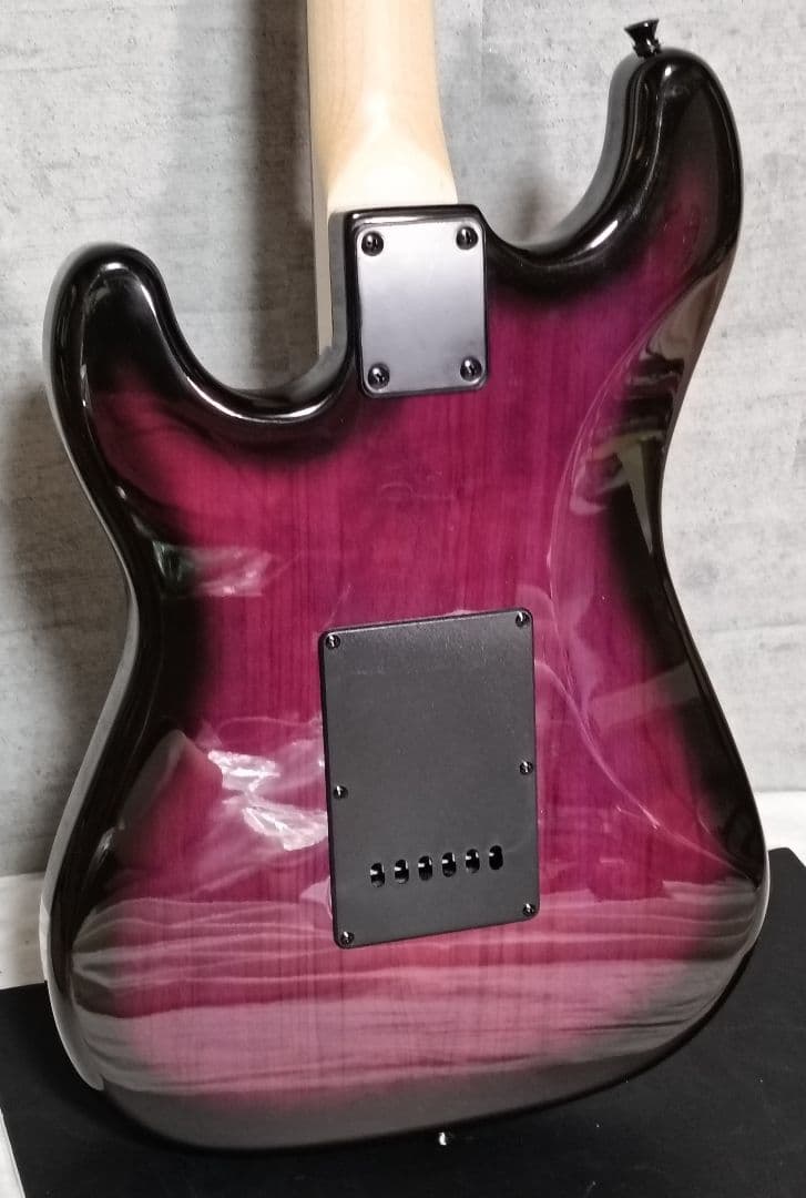 Selderストラトタイプエレキギター、パープルカラー美品！音出し確認済み品！
