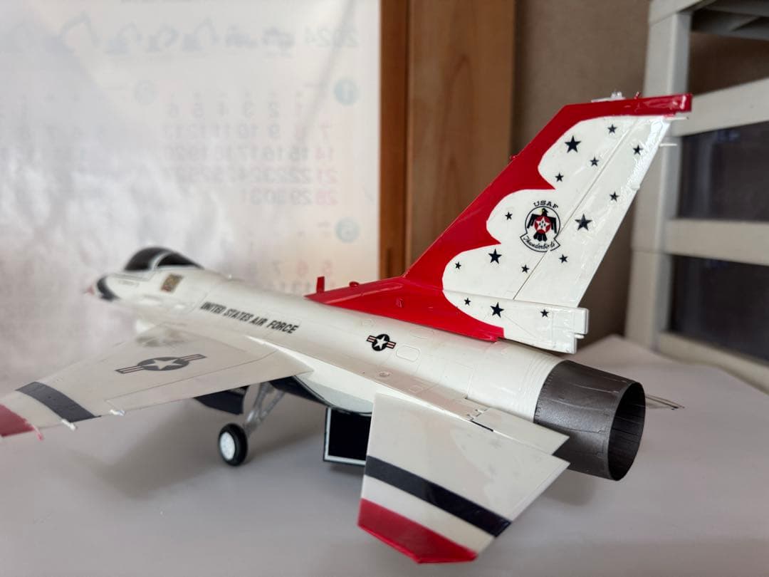 1/32 ハセガワ　F-16 サンダーバーズ完成品