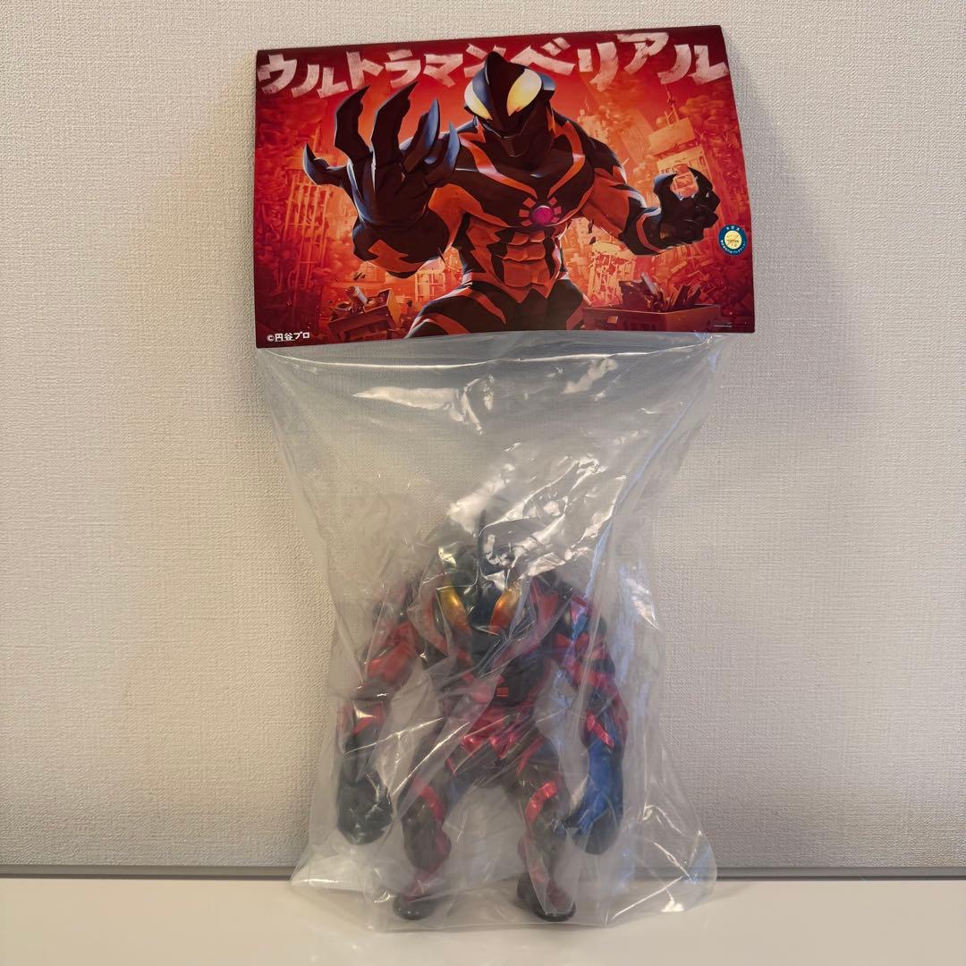 ソフビ　Momoco Studio ウルトラマンベリアル　墓場の画廊