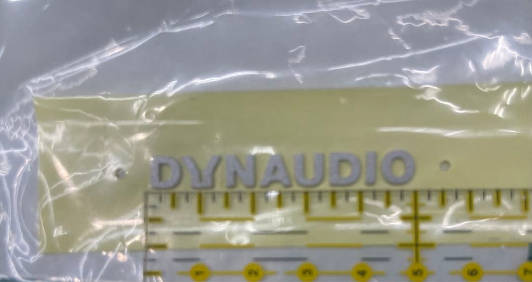 dynaudio contourシリーズ　エンブレム
