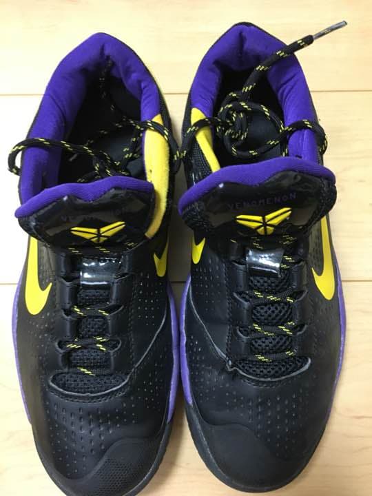 バッシュ Kobe