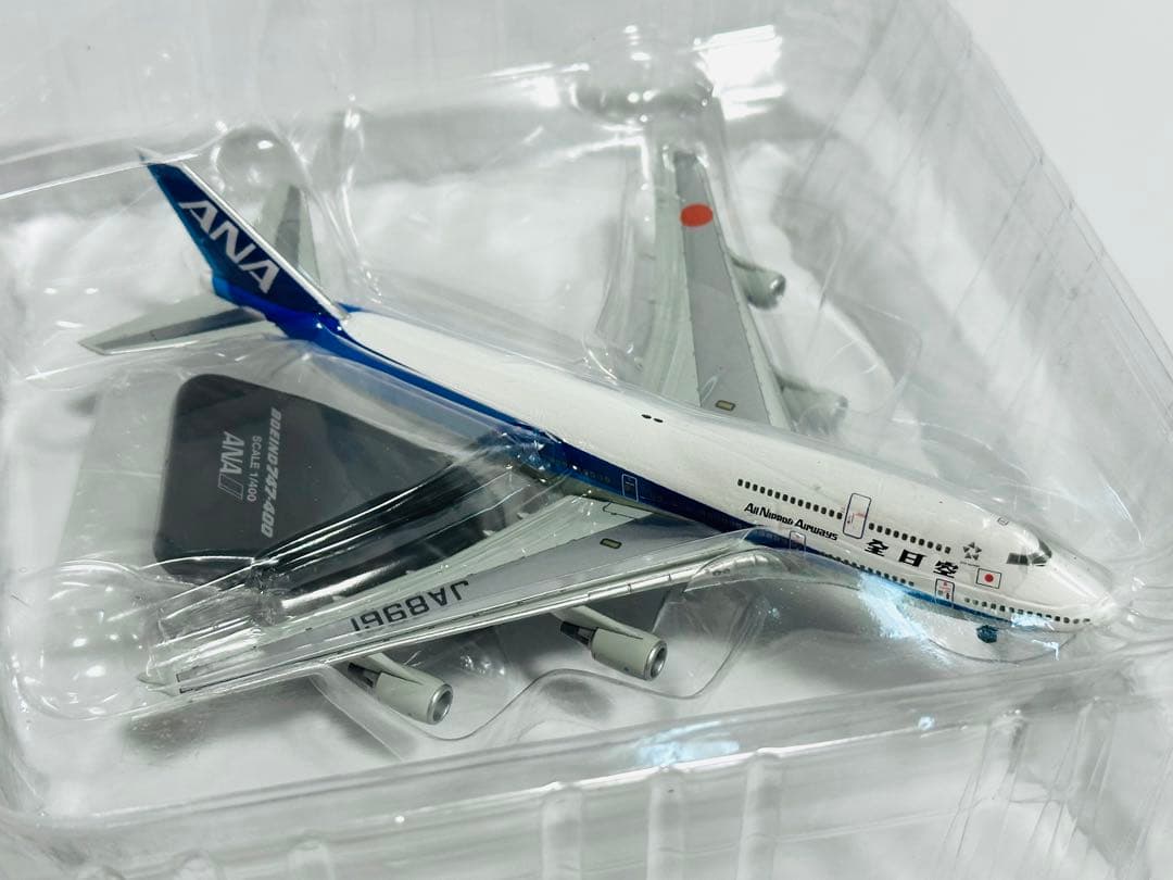 全日空商事 1/400 ANA 747-400 NH40015