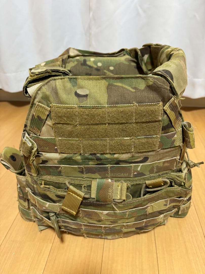 迷彩 プレートキャリア モールシステム対応