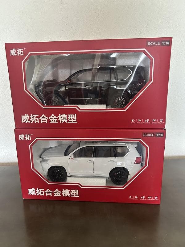 1/18ミニカー レクサス LX570 新品 2台【ホワイト＆ブラック】