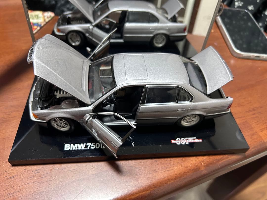  750iL 1/18 スケールモデル シルバー