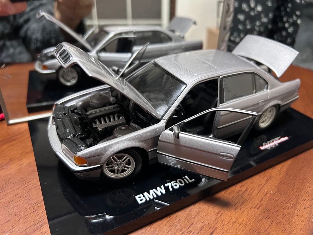  750iL 1/18 スケールモデル シルバー
