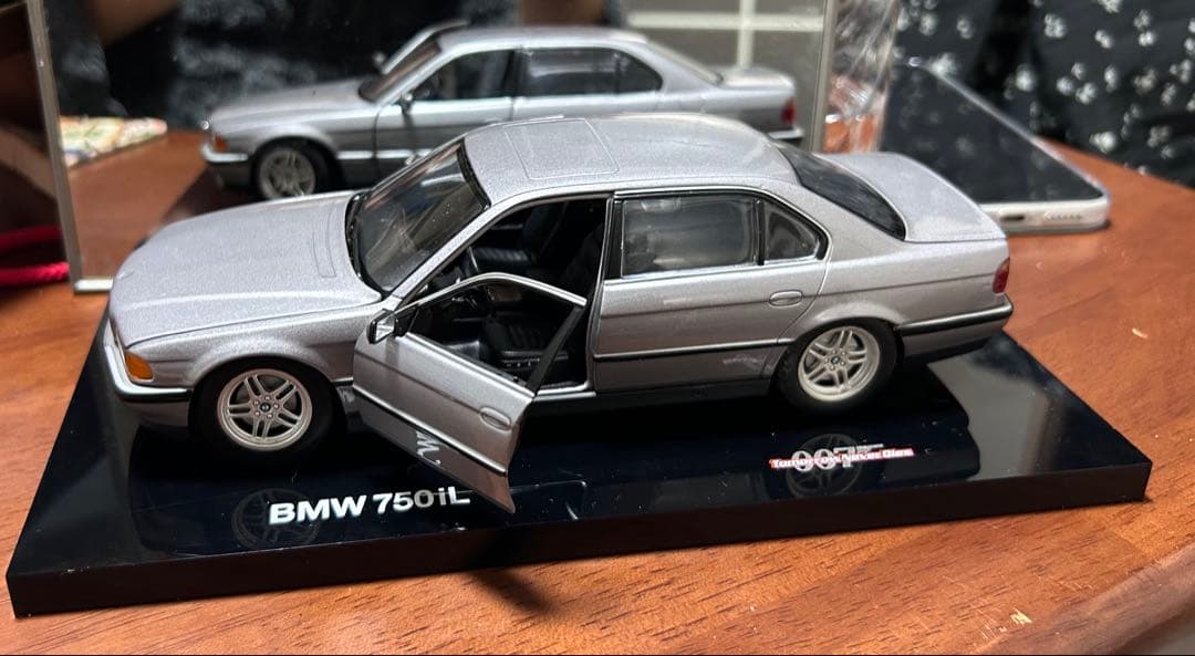  750iL 1/18 スケールモデル シルバー