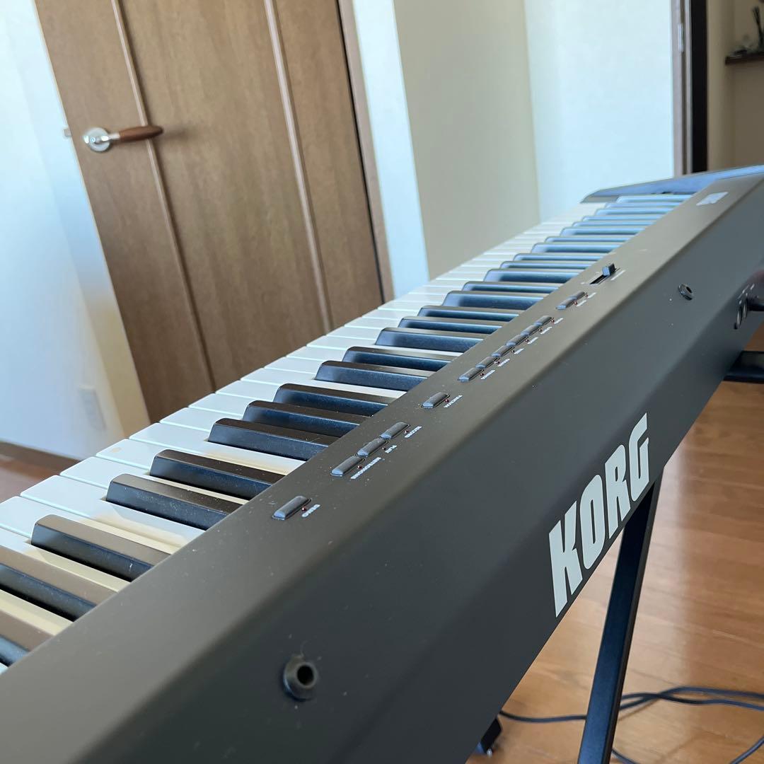 ✦KORG 電子ピアノ SP-100 88鍵 イタリア製 サスティンペダル付✦