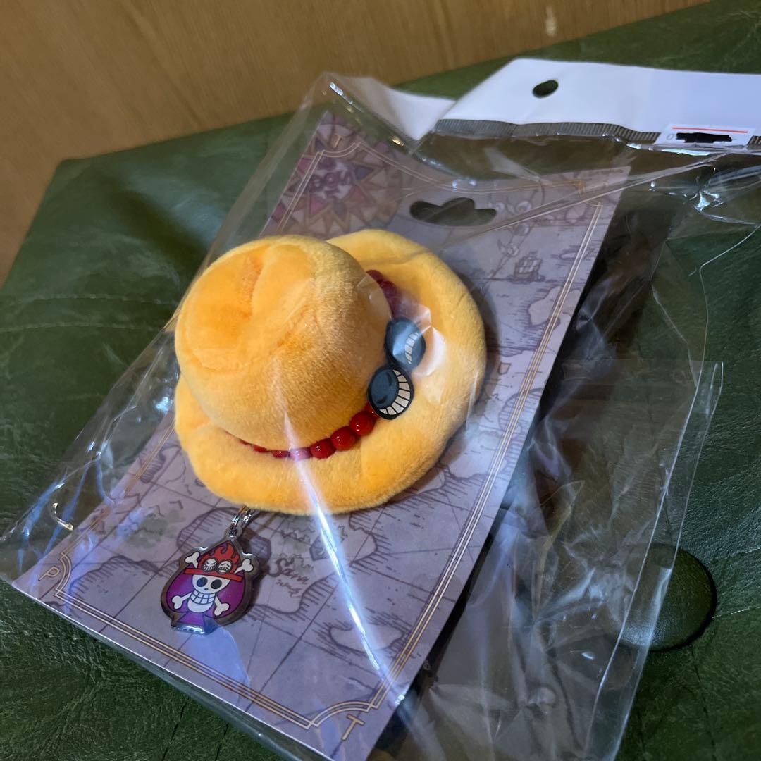 ワンピース　東京ワンピースタワー　帽子マスコットピン　ルフィ　エース　サボ