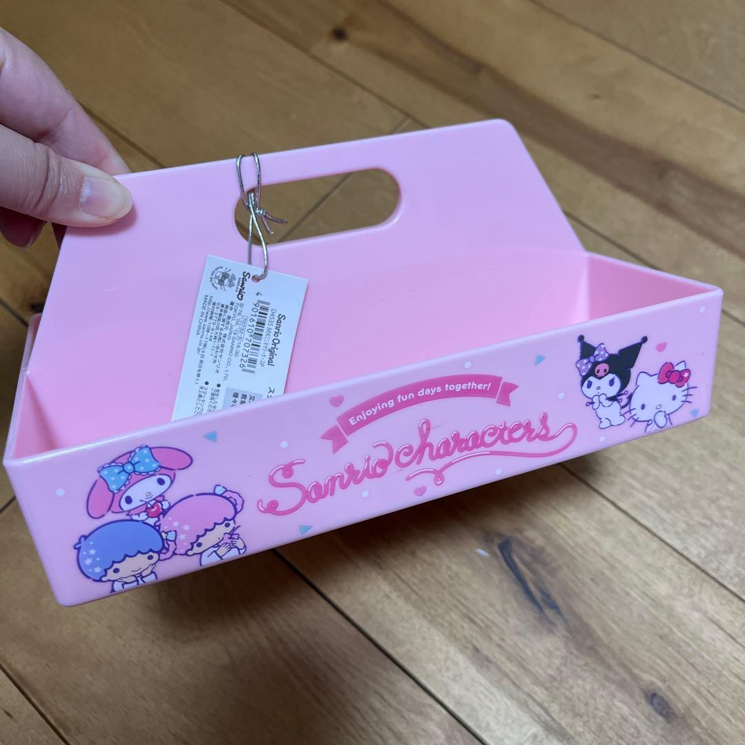 5000円　2019 サンリオキャラクター スタッキングトレー ピンク