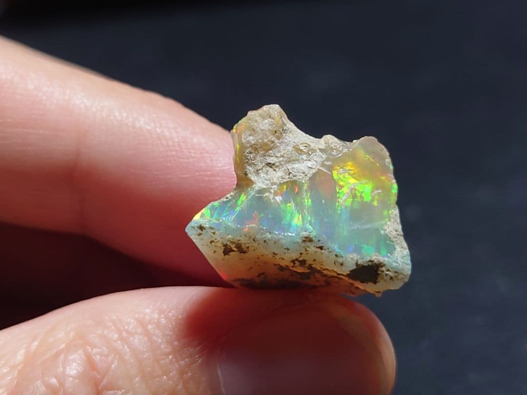 エチオピアウェロ産　オパール　ジュエリーグレード　原石　鉱物標本