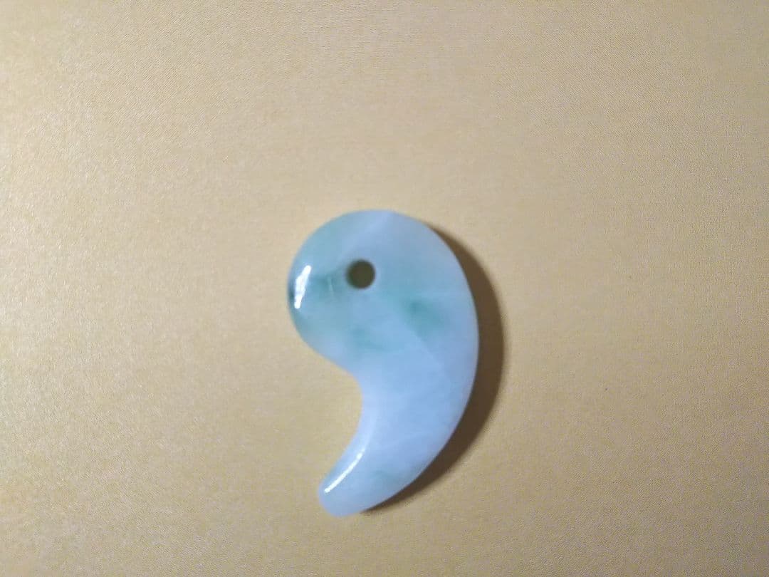 天然石 糸魚川 翡翠 ヒスイ 勾玉 ③