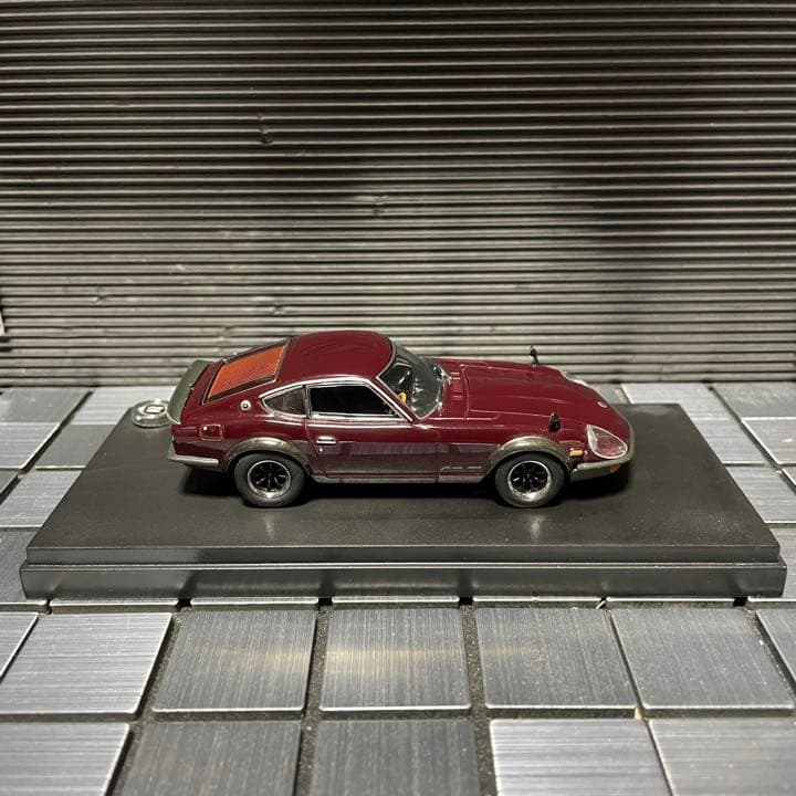 新品未展示品　京商　1/43 日産　フェアレディ240ZG　マルーン