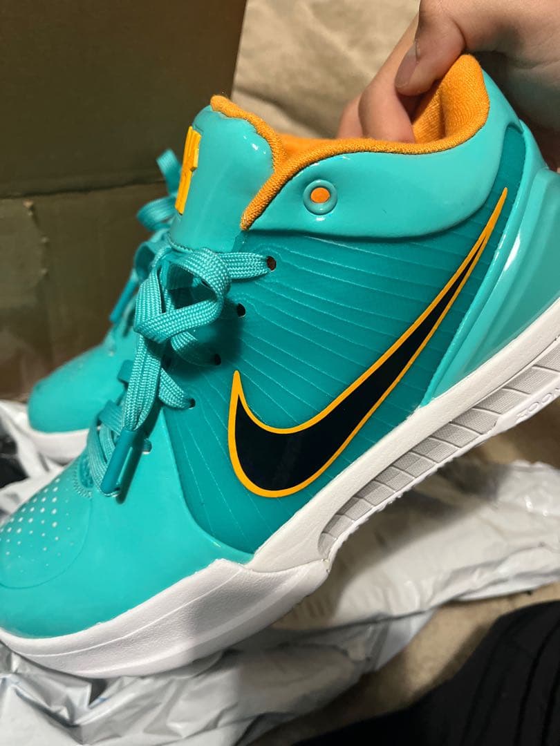 最終値引き早い者勝ちUNDEFEATED xNike Kobe 4 Protro