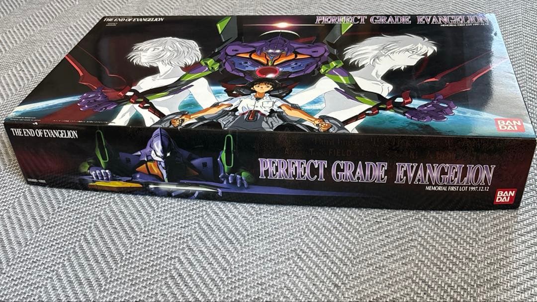 【初回限定版　1997年発売】 エヴァンゲリオン初号機プラモデル　バンダイ
