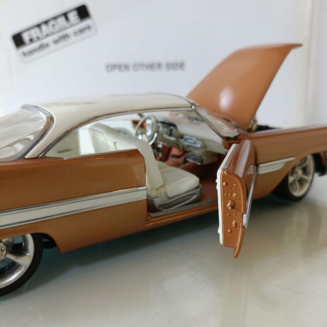 ダンバリーミント製　1957 Chrysler 300C ミニカー