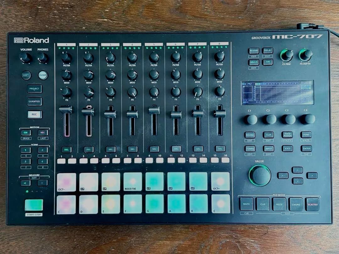 Roland MC-707 (Ver.1.82) SDカード付き
