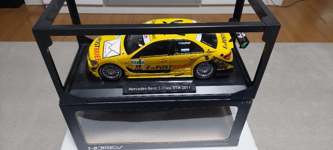 ミニカー 1/18ベンツ