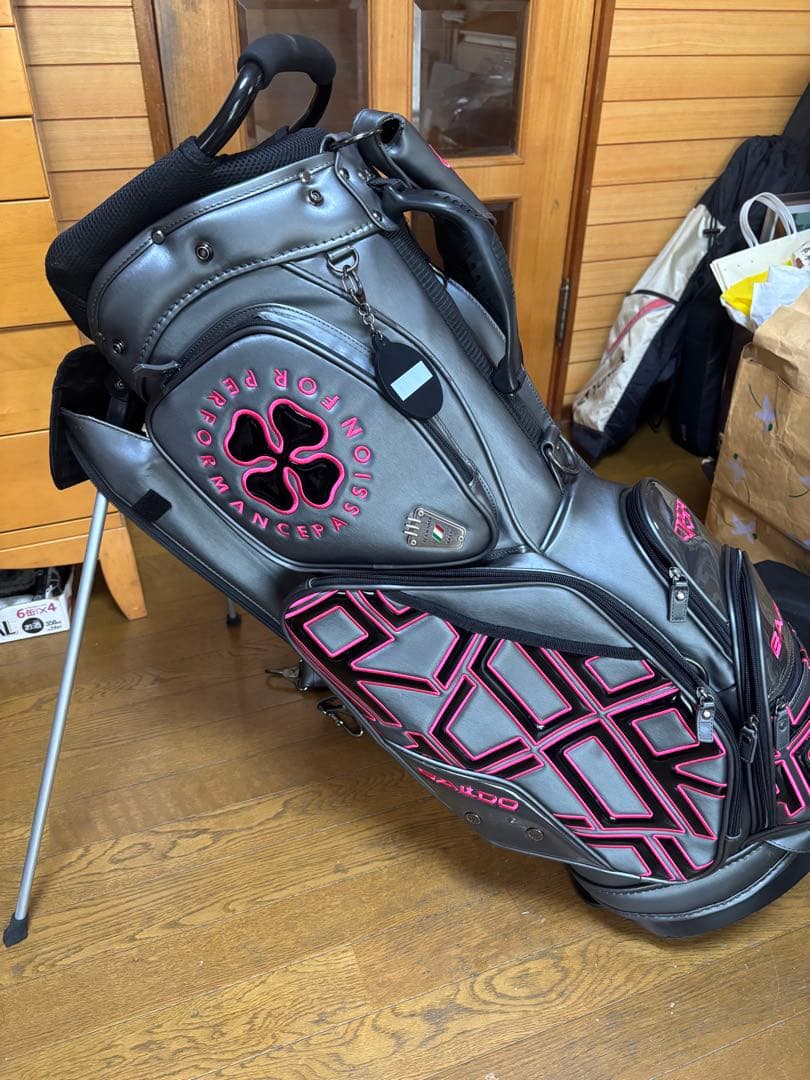 訳あり商品バルド キャディバッグ グレー/ピンクになります！