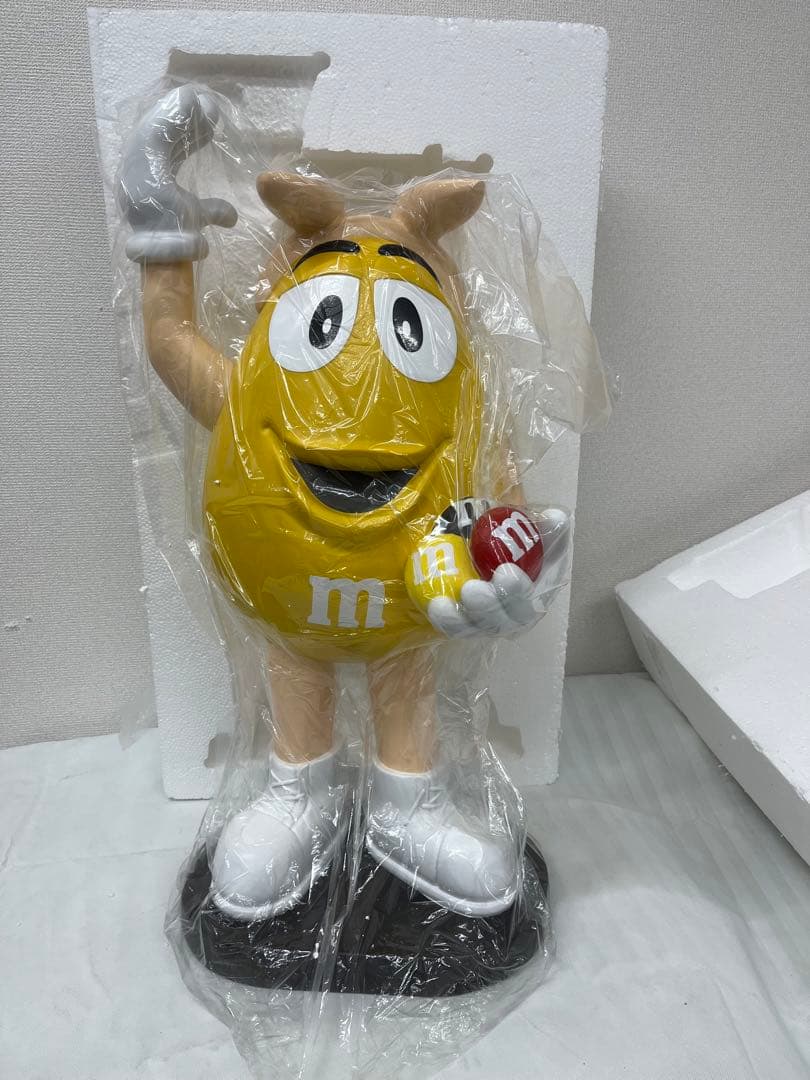 M&M's エムアンドエムズ ディスペンサー フィギュア　置物飾り　イエロー