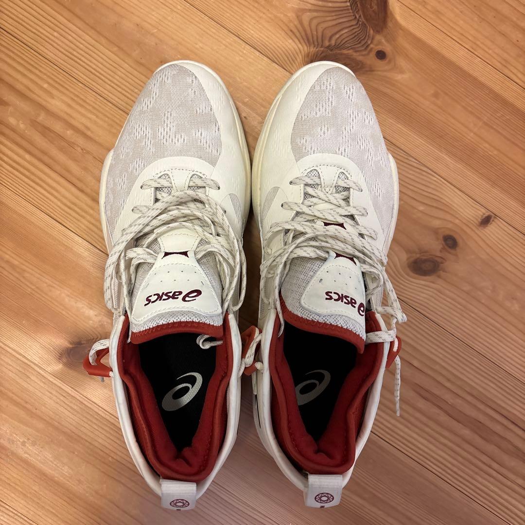 asics バスケットボールシューズ ホワイト/レッド