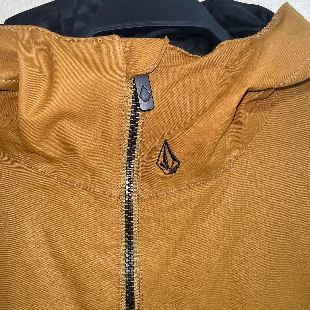 【一度使用美品】VOLCOM スノボウェア　上　23-24 型落ち　Mサイズ