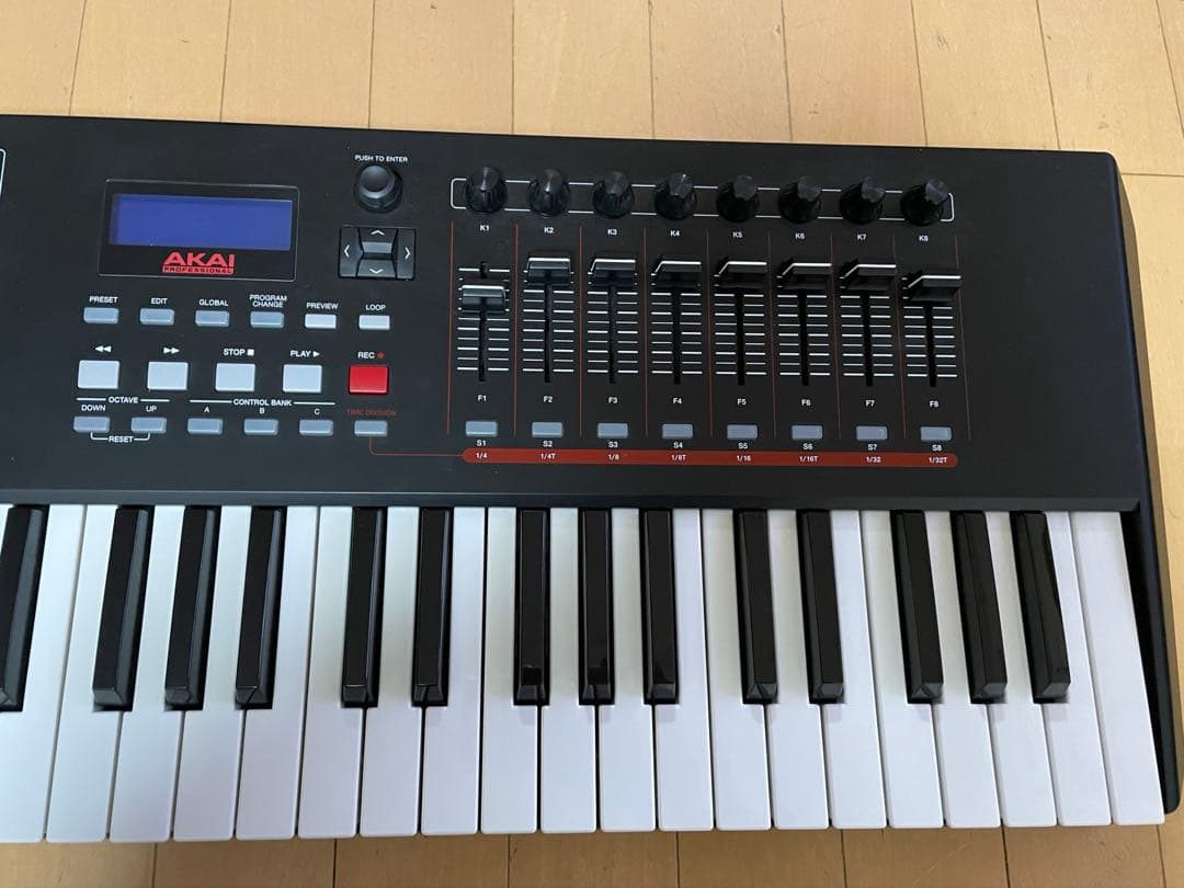 AKAI MPK2 61鍵盤