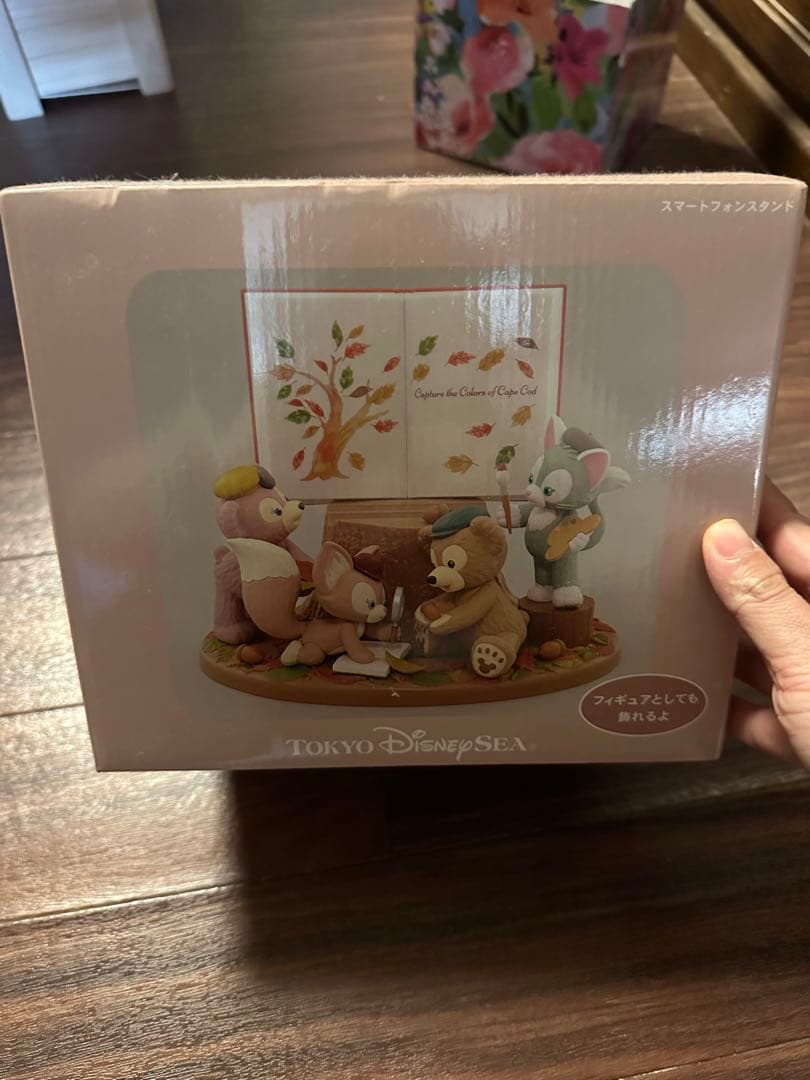 新品未使用　ディズニー　ダッフィー　スマートフォンスタンド