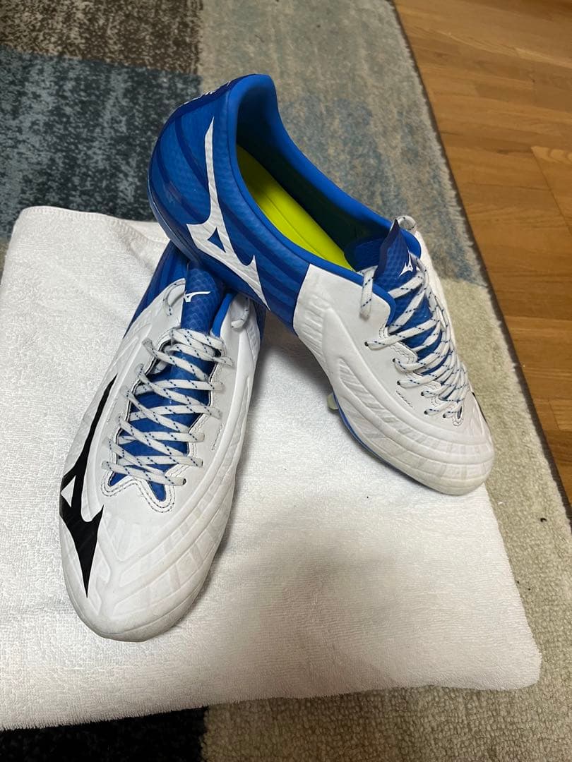 激レア　レビュラ3 PRO 28cm 大人気カラー　サッカースパイク
