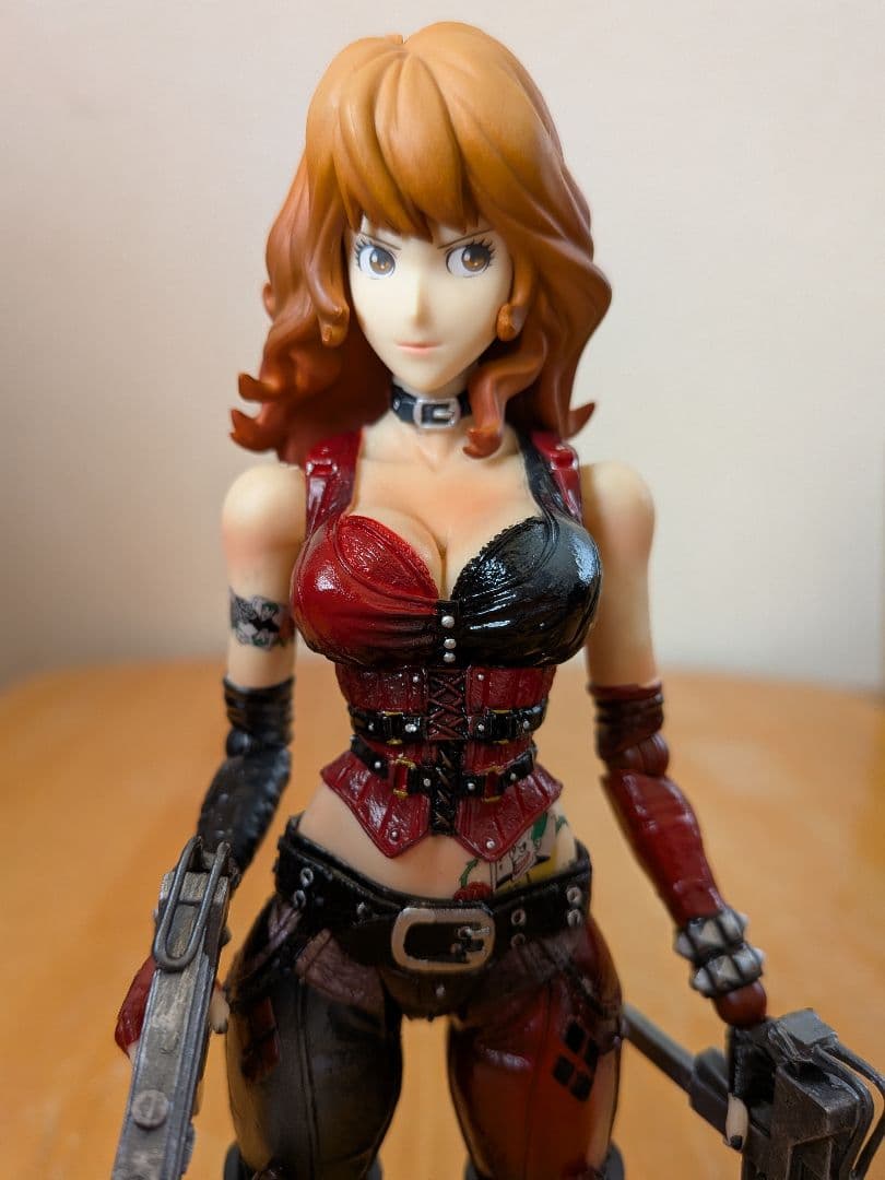 峰不二子フィギュア　可動式アクションフィギュア