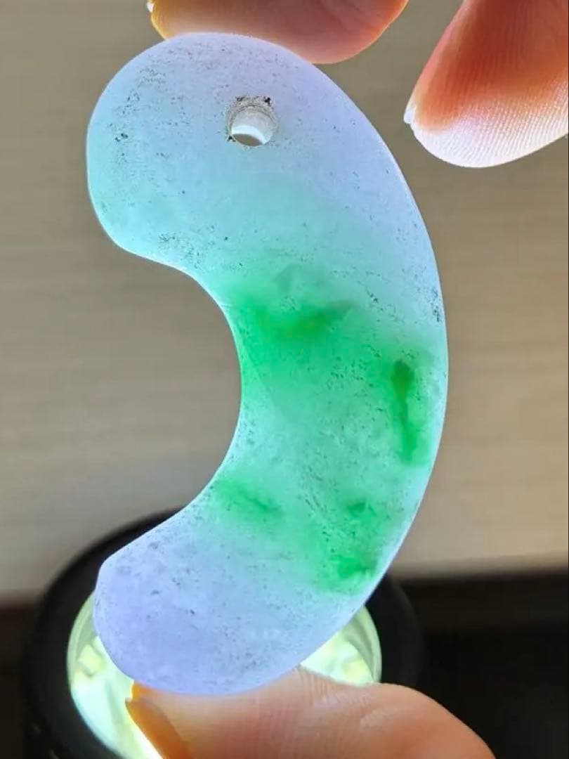 勾玉　翡翠　ヒスイ　古墳期　三色勾玉　希少　出土品　宝石