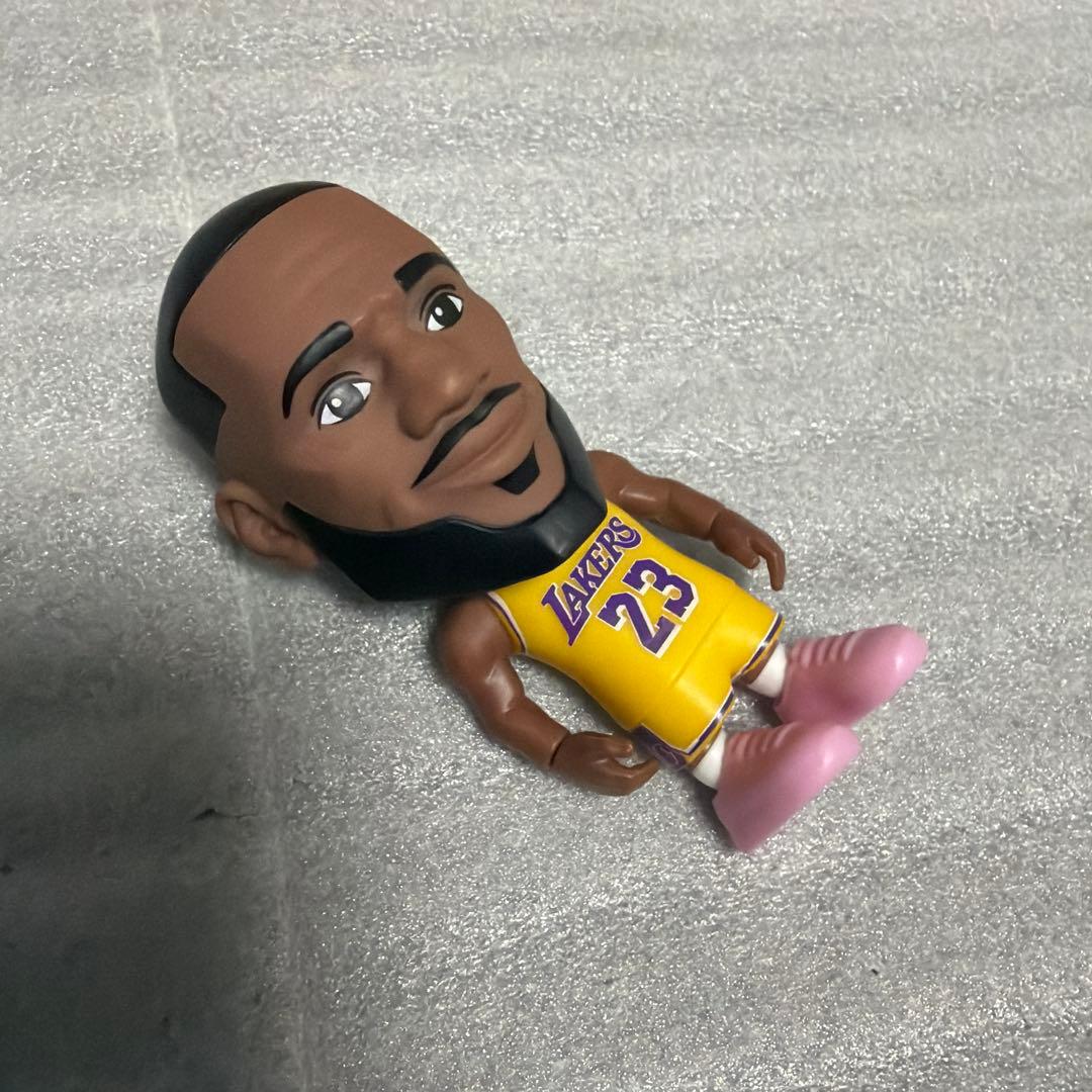 NBA BALLERS レブロン・ジェームズ フィギュア