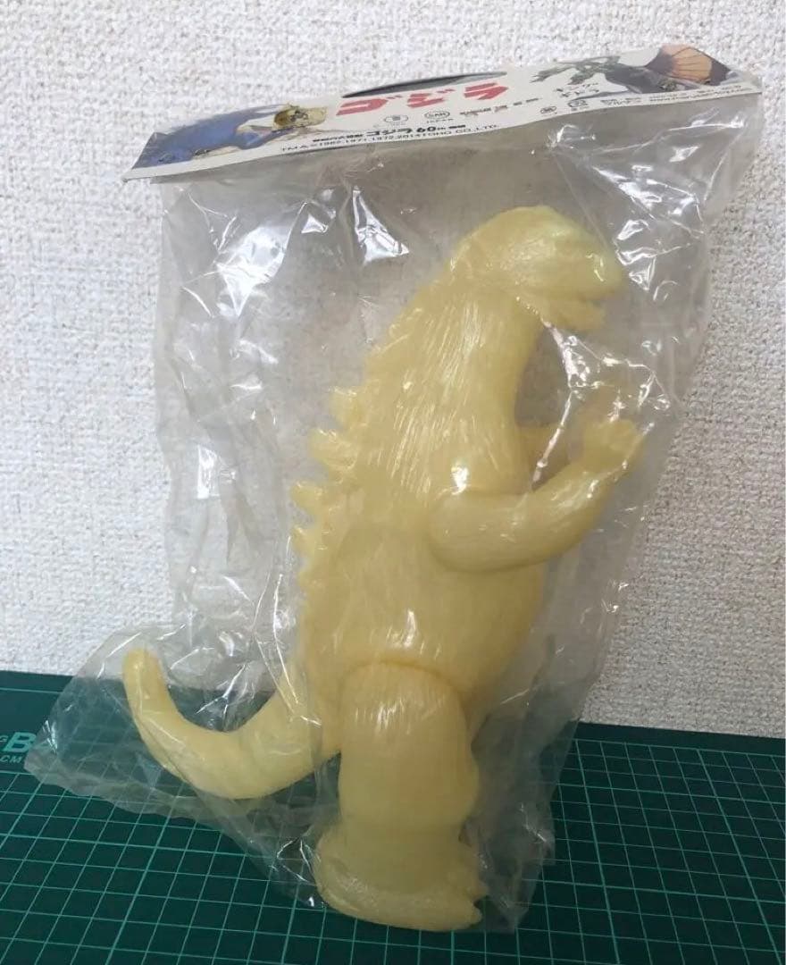 ゴジラ蓄光フィギュア★未開封★ゴジラ60周年 M1号　貴重
