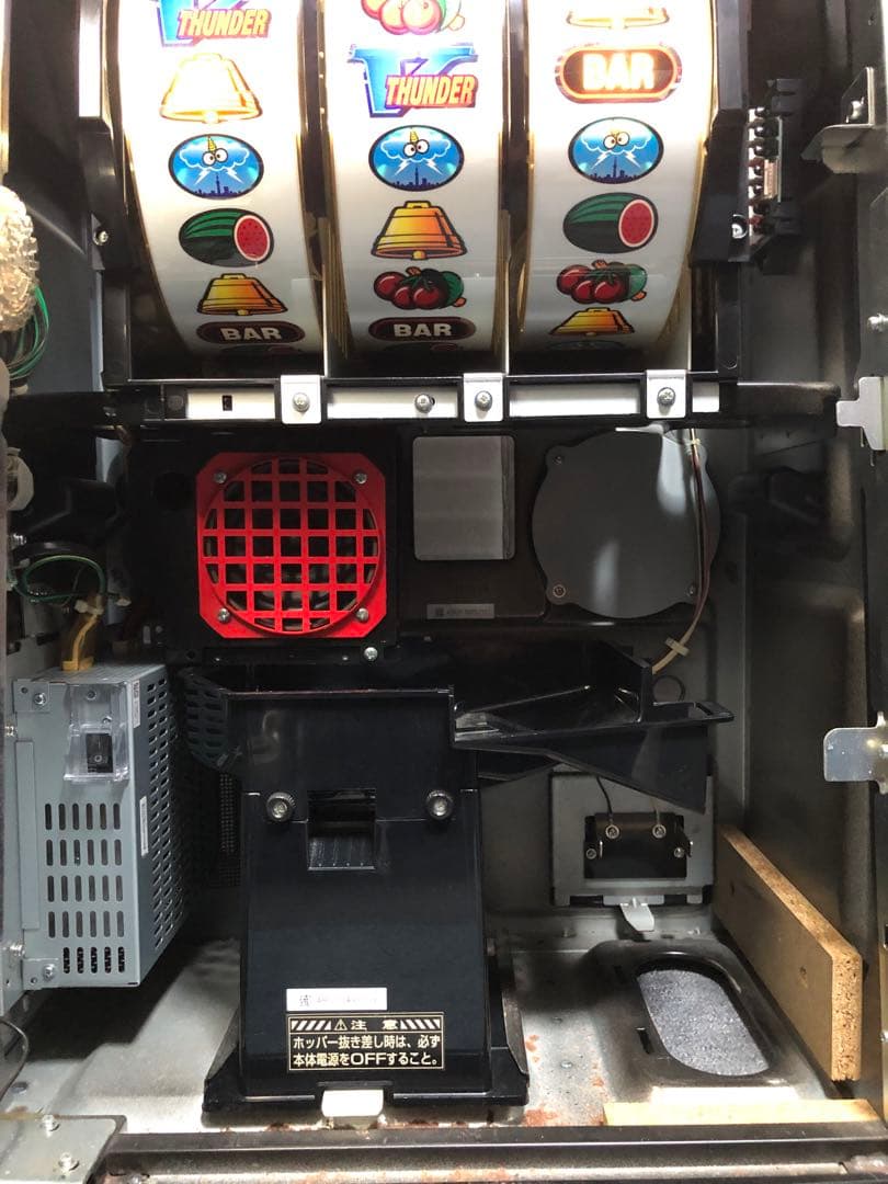 ⚠︎説明文必読⚠︎ パチスロ　サンダーV リボルト　実機+鍵等付属品(送料込)
