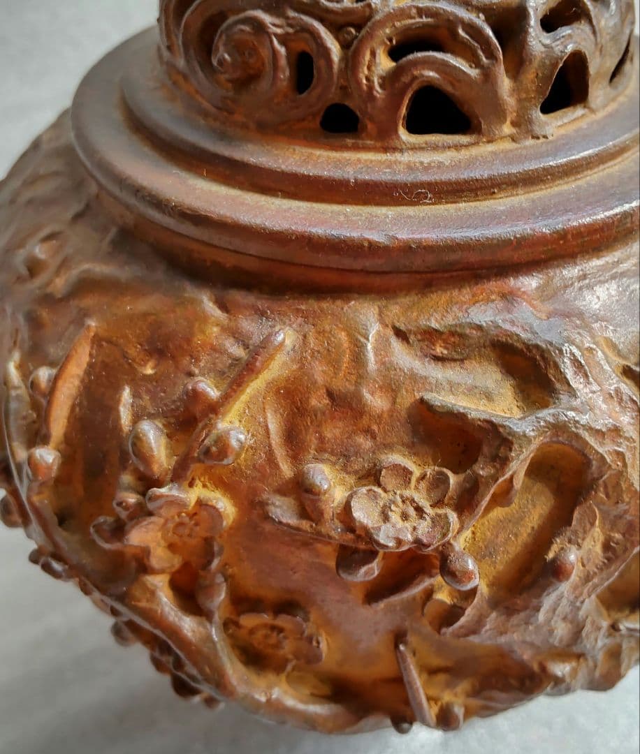 銅製 梅図　香炉