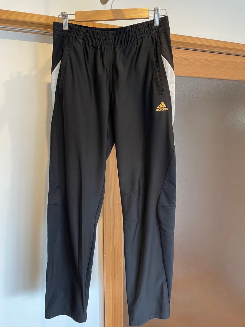 adidas 黒/黄 長袖サッカーウェア Lサイズ