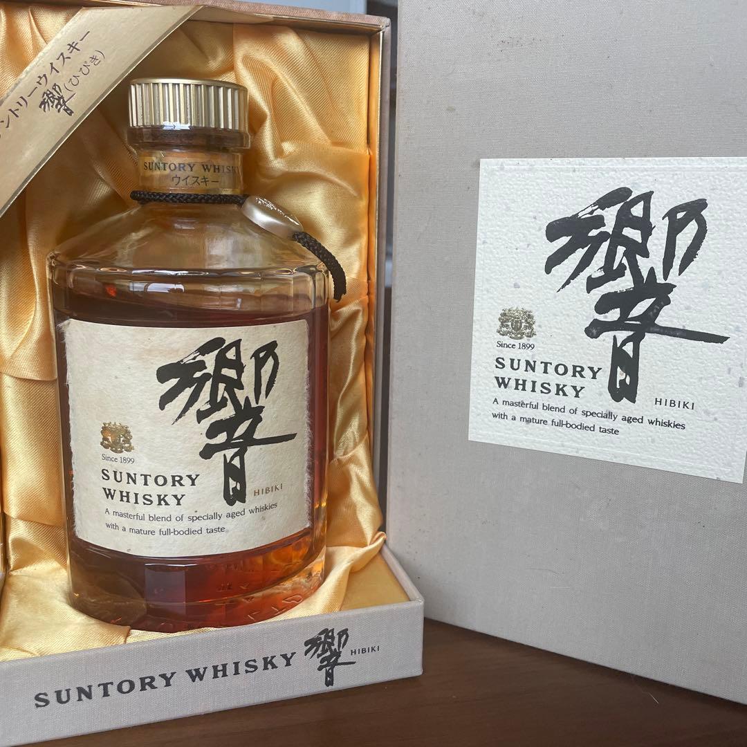 サントリー響 古酒　金キャップ金ラベル
